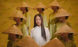 Suboi ra mắt MV "Never Before" nhân kỷ niệm 30 năm quan hệ Việt Nam - Hoa Kỳ