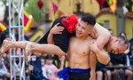 Dàn võ sĩ MMA đình đám đọ sức trên sới vật hội làng Triều Khúc