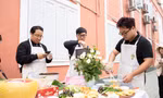 Giảng viên Trường Đại học Thủy lợi xắn tay vào bếp trổ tài nấu nướng, gửi trọn yêu thương tới phái đẹp dịp 8/3