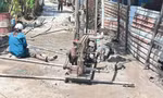 Ép cọc làm hàng rào, 2 người đàn ông ở Cà Mau bị điện giật tử vong