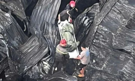 Tìm thấy một thi thể trong đám cháy xưởng sơn ở TPHCM