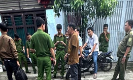 Nhiều cảnh sát xuất hiện tại khu đất bị 'xây nhầm' gần 50 căn nhà ở TPHCM