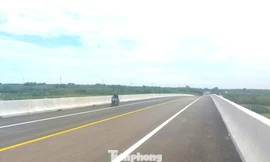 Nhìn toàn cảnh cầu vượt sông Sài Gòn nối TPHCM và Tây Ninh trước ngày thông xe