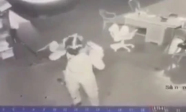 Vụ 3 người trong gia đình tử vong: Kẻ bịt mặt cầm súng rời khỏi hiện trường 