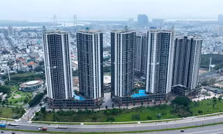 Bất động sản rớt giá trăm tỷ sau 1 tháng