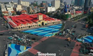 TPHCM: Đề nghị dừng chỉnh trang chợ Bến Thành và vòng xoay Hồ Con Rùa