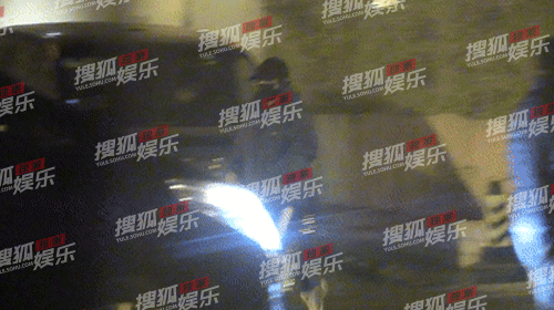 Triệu Vy lộ ảnh bên tình trẻ, hôn nhân của sao “Hoàn Châu Cách Cách” đang gặp trục trặc? ảnh 4