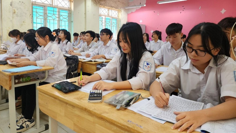 Từ năm học 2025 - 2026: Học sinh cấp THCS và THPT sẽ học 2 buổi mỗi ngày | Báo điện tử Tiền Phong