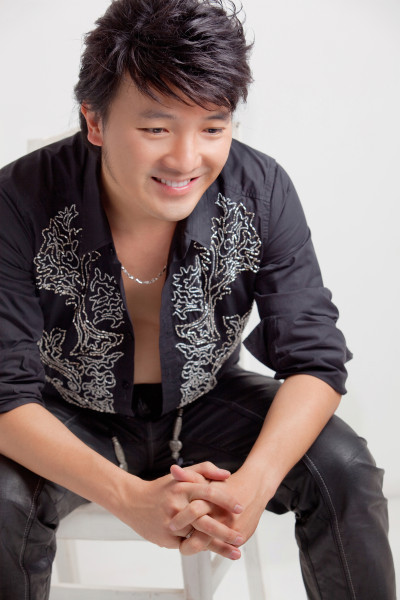 Ca sĩ Dương Ngọc Thái