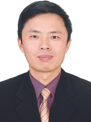 "Trong bối cảnh hiện nay, bảo vệ chủ quyền biển đảo đòi hỏi phải huy động mọi sức mạnh và khả năng. Chứ nếu chỉ đơn thuần dựa vào quân sự và chính trị thì e chưa phải là khôn ngoan." - TS. Dư Văn Toán.