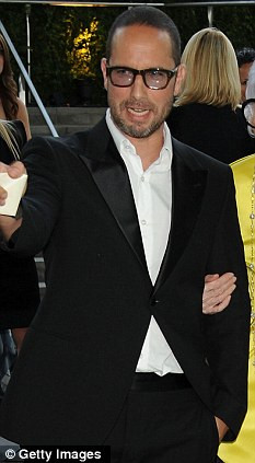 Nhà thiết kế Alexis Bittar . Nhà thiết kế Alexis Bittar