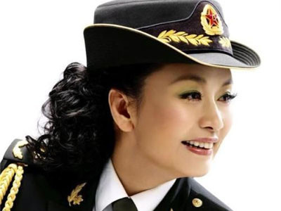 Ca sỹ Bành Lệ Viện