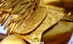 Linh vật ngựa vàng cao 2 m 