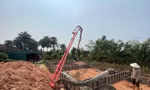 Xe bơm bê tông gặp sự cố, thợ xây tử vong