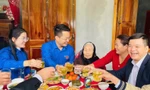 Tuổi trẻ Quảng Trị nấu cơm tất niên ấm áp bên các Mẹ Việt Nam anh hùng