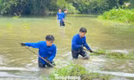 Bạn trẻ giữ gìn dòng chảy xanh