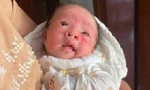 Bé gái sơ sinh bị bỏ rơi cùng giỏ đồ có 15 triệu đồng