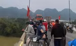 Cô gái mất tích sau khi để lại ô tô trên cầu ở Nghệ An
