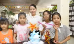 Gói yêu thương vào đèn Trung thu gửi tặng bạn nhỏ vùng lũ