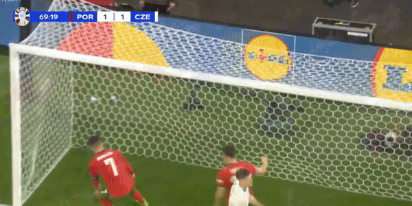 Bồ Đào Nha thắng ngược Séc trong ngày Ronaldo im tiếng ảnh 20 Bồ Đào Nha thắng ngược Séc trong ngày Ronaldo im tiếng ảnh 20