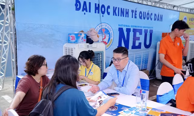 Điểm chuẩn Đại học Kinh tế Quốc dân cao nhất 28,84 điểm