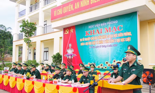 Vì sao Học viện Biên phòng bỏ xét tuyển tổ hợp C00, A01?