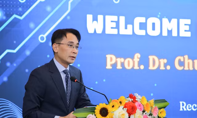 GS.TS Chử Đức Trình, Hiệu trưởng Trường Đại học Công nghệ. Ảnh: Đăng Hoàng