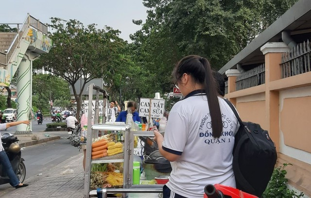 Chế độ ăn nhiều calo, dầu mỡ và chất béo là nguyên nhân chủ yếu dẫn đến béo phì.