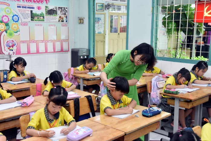 Nhiều chính sách đãi ngộ với nhà giáo sẽ có hiệu lực từ ngày 1/1/2026. Ảnh: TẤN THẠNH