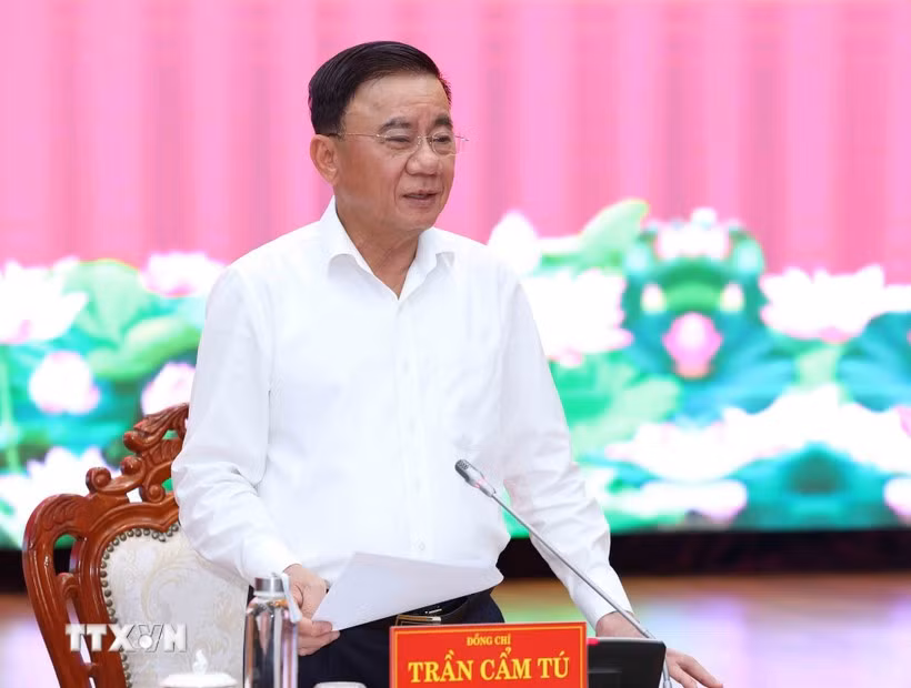 cong-bo-quyet-dinh-kiem-tra-giam-sat-voi-ban-thuong-vu-thanh-uy-da-nang-1-1.jpg