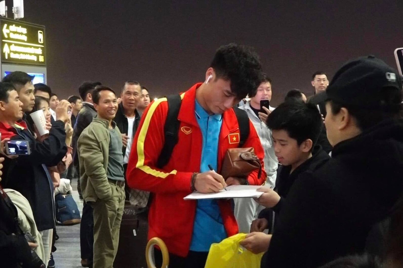 U23 Việt Nam sang Hàn Quốc tập huấn lúc nửa đêm ảnh 10