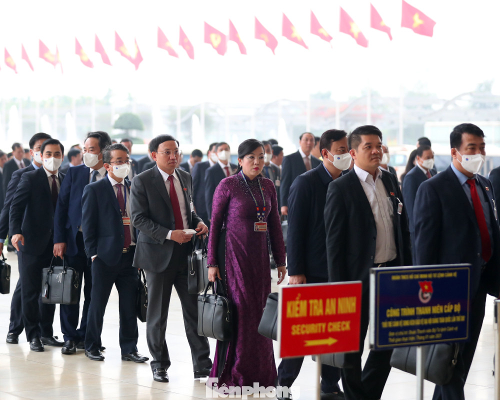 Đại hội bắt đầu bỏ phiếu bầu Ban Chấp hành Trung ương khóa XIII ảnh 7