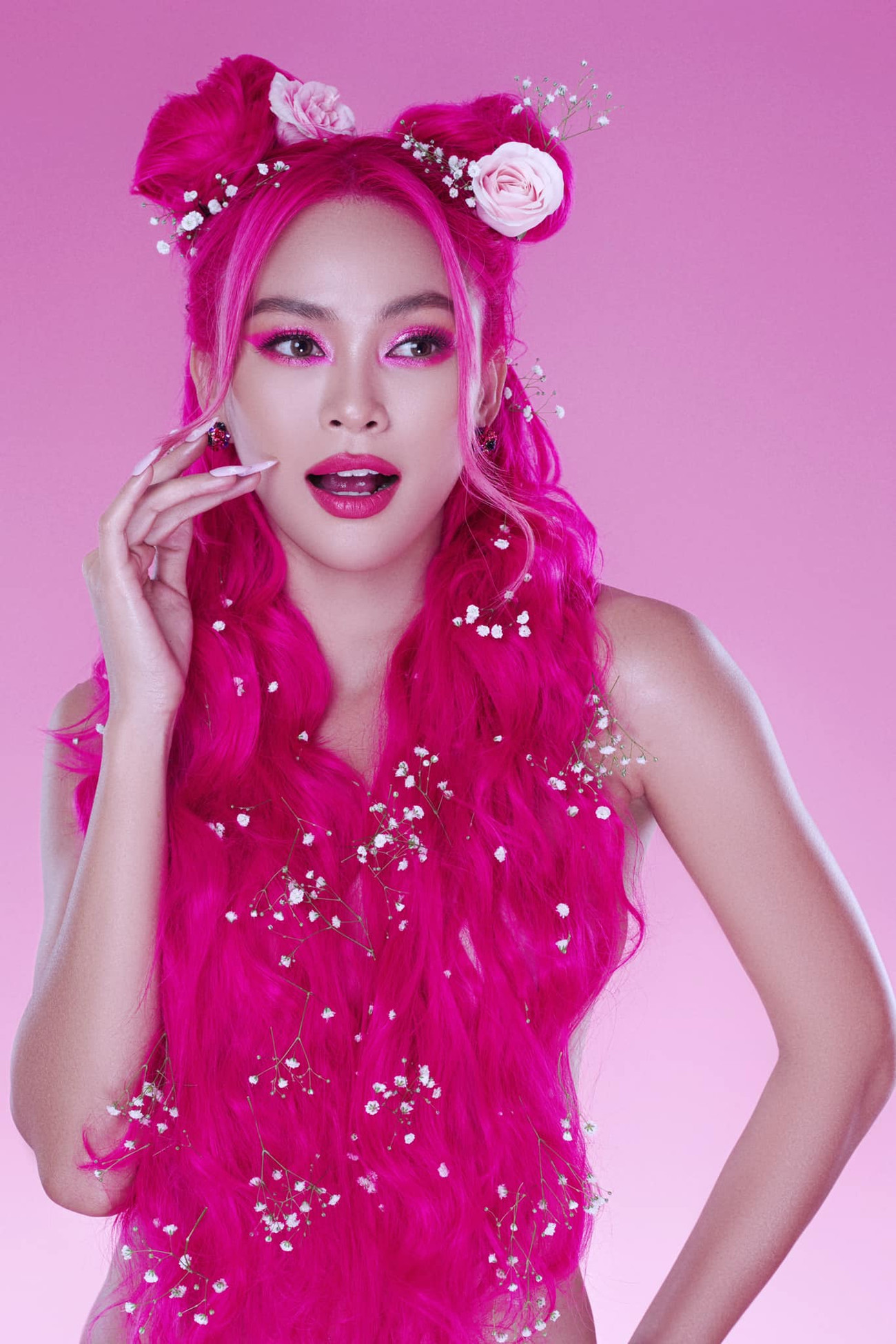 Đầu năm mới, Á hậu Mâu Thuỷ 'đốt mắt' fans với bộ ảnh nude táo bạo và nóng bỏng ảnh 1