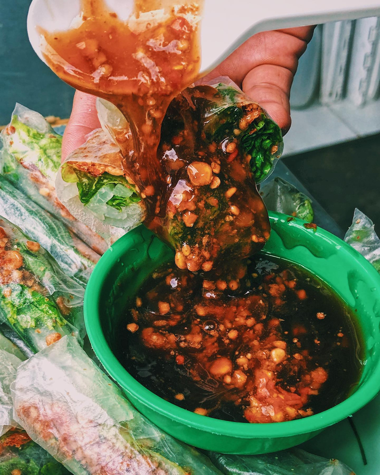 Ảnh: Sam Nguyễn Menu ăn vặt “ba chấm là ngất ngây” của teen Sài Gòn: Bò bía 1,5K, súp “gói cả thế giới“ ảnh 3