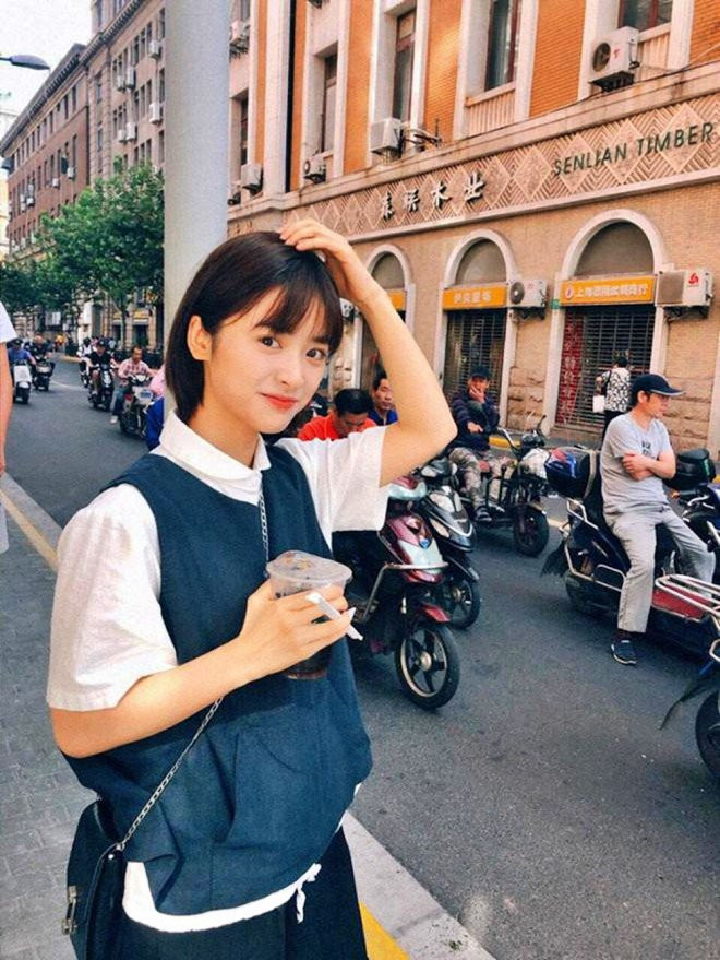 Sự tổn thương đã không còn khiến em chùn bước - Ảnh: Phim "Gửi thời đẹp đẽ đơn thuần của chúng ta" Gửi cô gái tuổi 20: Hãy cứ yêu và học cách bình thản đi qua những tổn thương ảnh 2