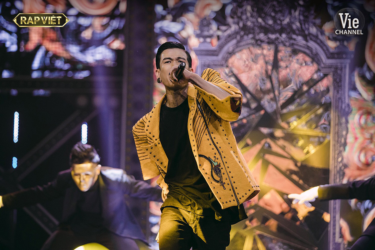 Qua nhiều vòng đấu, có thể thấy Dế Choắt chính là rapper "thuần Việt" nhất trong cả chương trình Rap Việt: Những yếu tố giúp Dế Choắt trở thành chủ nhân của ngôi vị Quán quân ảnh 4