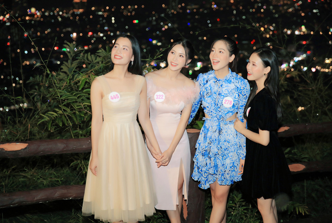 Người đẹp HHVN 2020 khoe sắc giữa vẻ đẹp lung linh về đêm của khu du lịch Hồ Mây ảnh 5