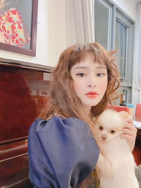 Hiền Hồ phải đổi kiểu tóc. Hiền Hồ buộc phải đổi kiểu tóc vì liên tục bị so với với Trần Đức Bo ảnh 2