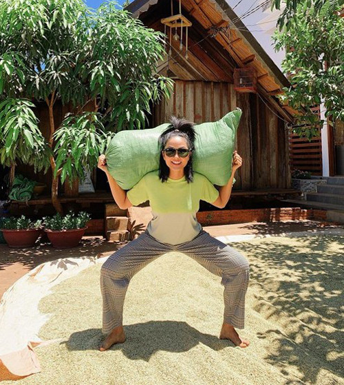 Dù có cách ly xã hội thì sao Việt vẫn không quên tập thể thao giữ dáng ảnh 3