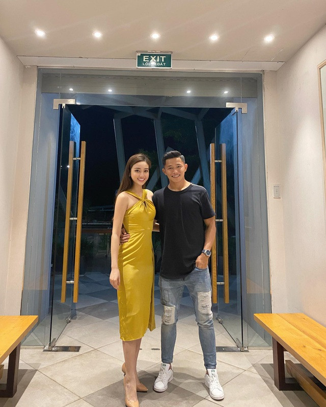Lan Anh và Phan Văn Biểu. Bạn gái thủ môn Văn Biểu lên sóng trực tiếp, nhan sắc khiến fans xuýt xoa ảnh 6