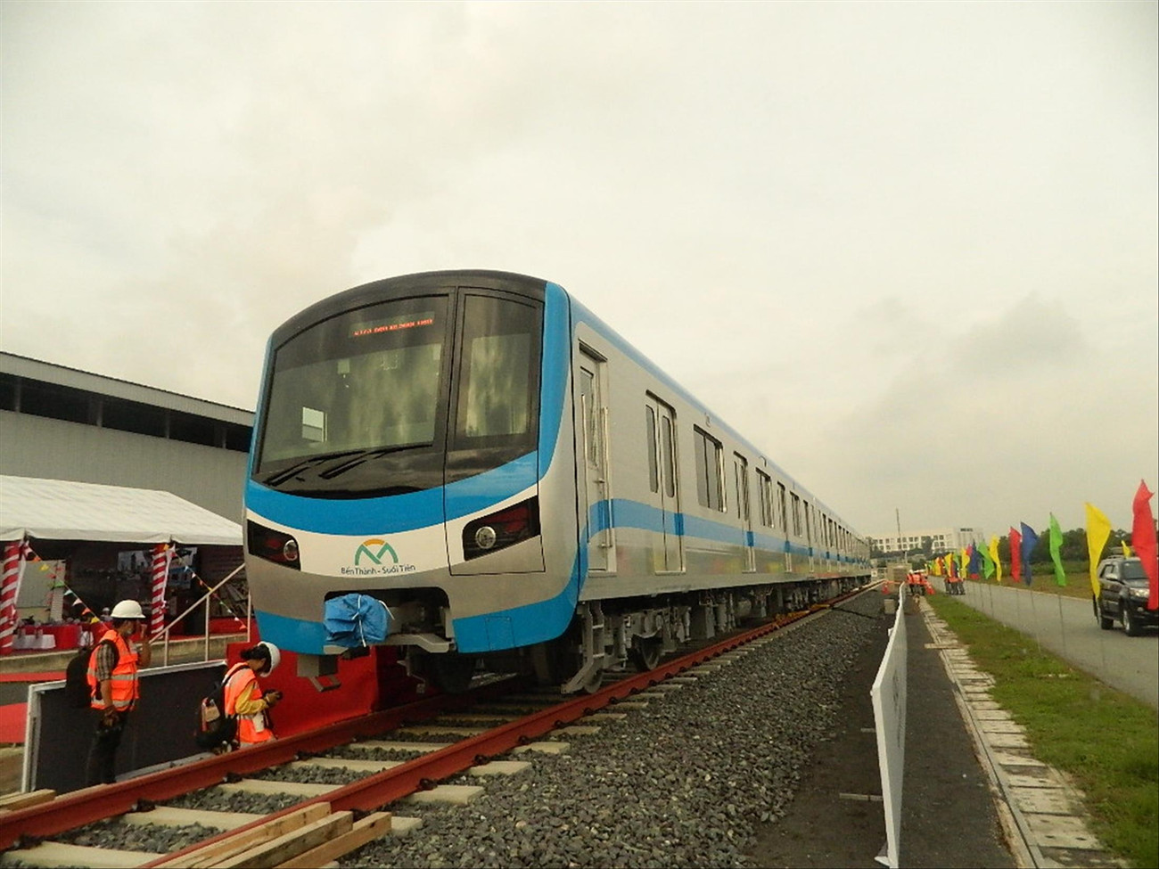 Đoàn tàu đầu tiên tuyến metro Bến Thành - Suối Tiên đã về TPHCM nhưng dự án còn nhiều vướng mắc về vốn chưa được tháo gỡ Ảnh: Huy Thịnh Giải ngân vốn ODA, Thủ tướng yêu cầu chấm dứt tình trạng sợ trách nhiệm ảnh 1
