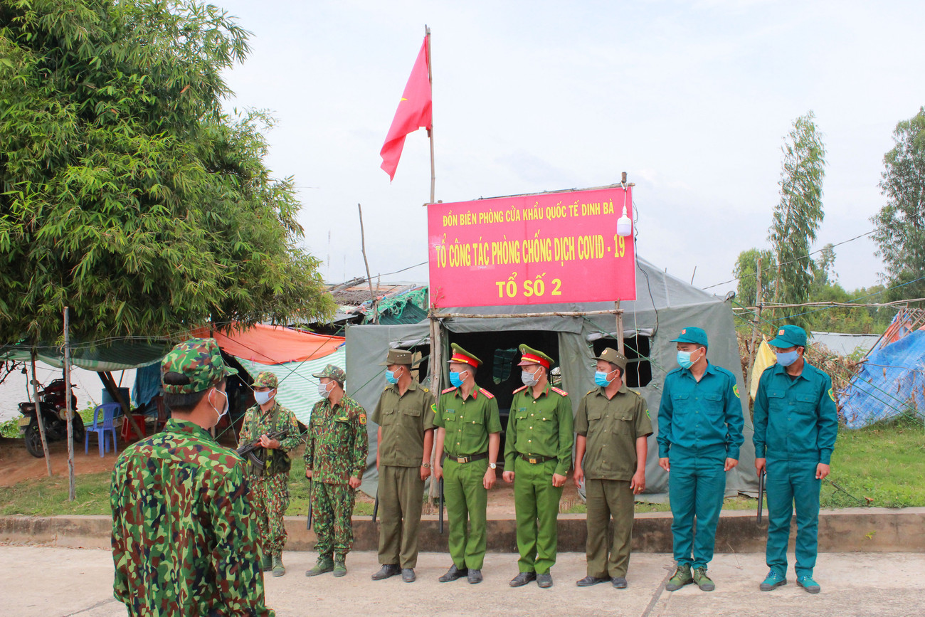Siết chặt đường mòn, lối mở trên toàn tuyến biên giới Tây Nam ảnh 12