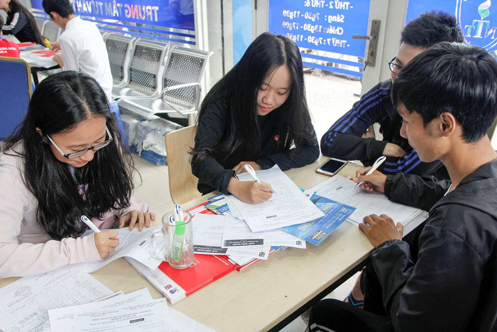 Chỉ tiêu tuyển sinh, sự xung khắc trong cách điều hành trường được cho là nguyên nhân khiến nhiều Hiệu trưởng phải ra đi. Hiệu trưởng trường đại học: Nghề nguy hiểm ảnh 3