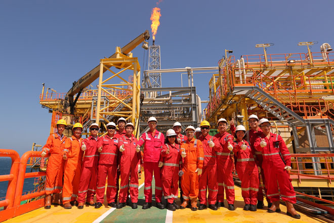 Phó bí thư Đảng ủy, Chủ tịch HĐTV Trần Hồng Nam thăm và làm việc tại tàu FPSO PTSC Lam Sơn, mỏ Thăng Long - Đông Đô PVEP - Sức mạnh từ đoàn kết sáng tạo ảnh 2