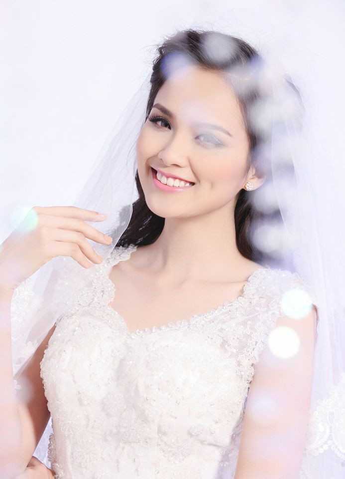 Hoa hậu Diễm Hương hoá cô dâu yêu kiều. Võ Hoàng Yến trễ nải sexy, Mâu Thuỷ tung ảnh nude đen-trắng táo bạo ảnh 5