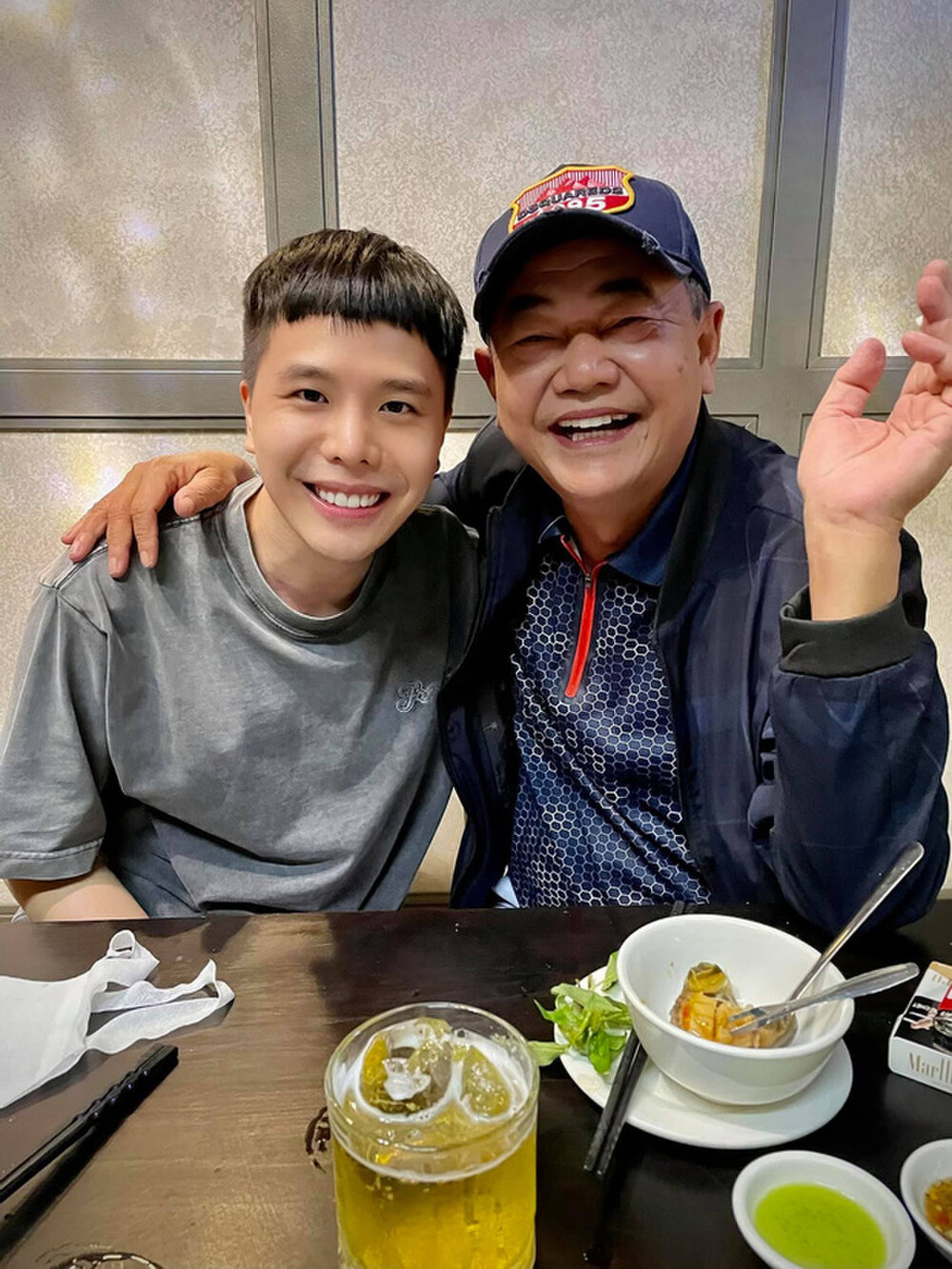 NSND Việt Anh và ca sĩ Trịnh Thăng Bình. NSND Việt Anh hội ngộ đàn em Trấn Thành sau ồn ào với Cát Phượng ảnh 2