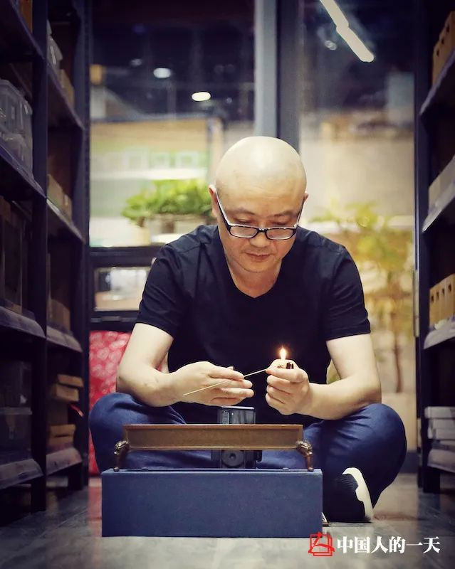 Làm trầm hương là một nghề rất phức tạp. Kiếm tiền tỉ nhờ bán trầm hương, đơn giản chỉ từ ước muốn “giúp cô ấy ngủ ngon“ ảnh 6
