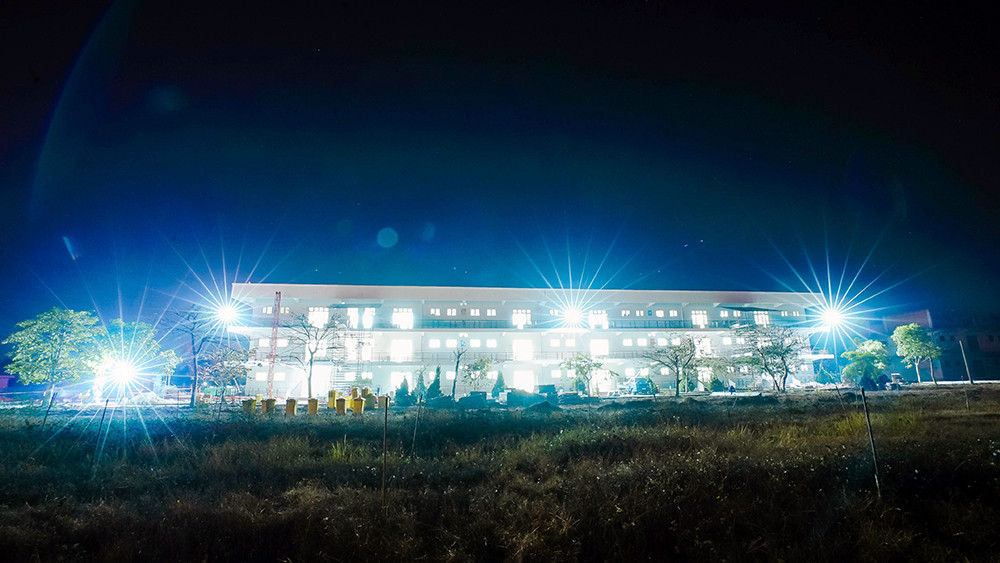 Bên trong bệnh viện dã chiến được lắp đặt thần tốc ở Hải Dương ảnh 1