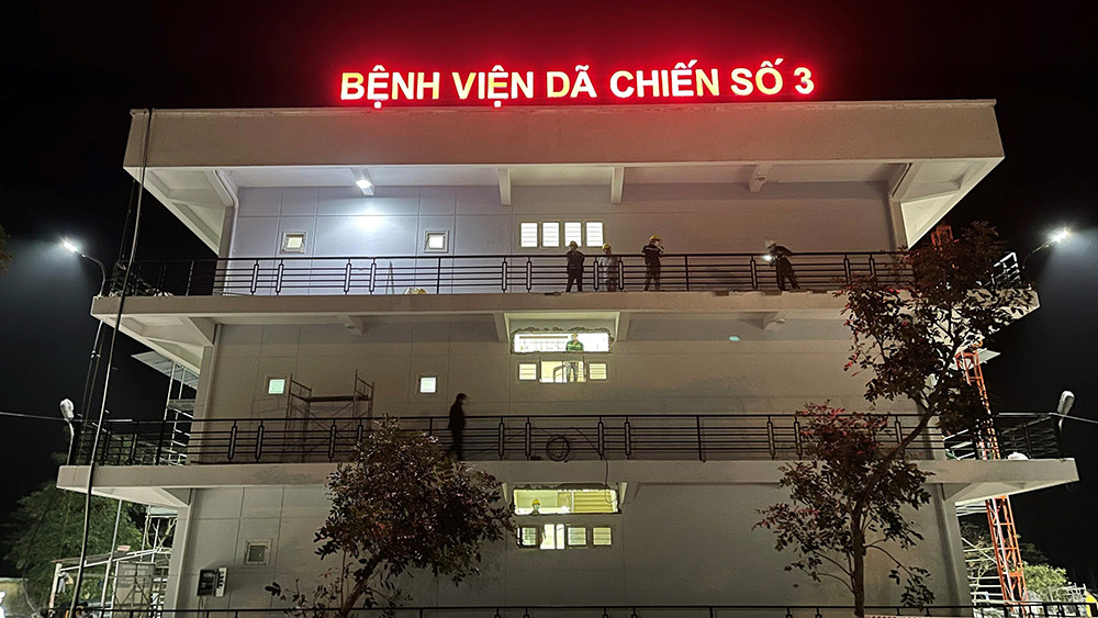 Bên trong bệnh viện dã chiến được lắp đặt thần tốc ở Hải Dương ảnh 2