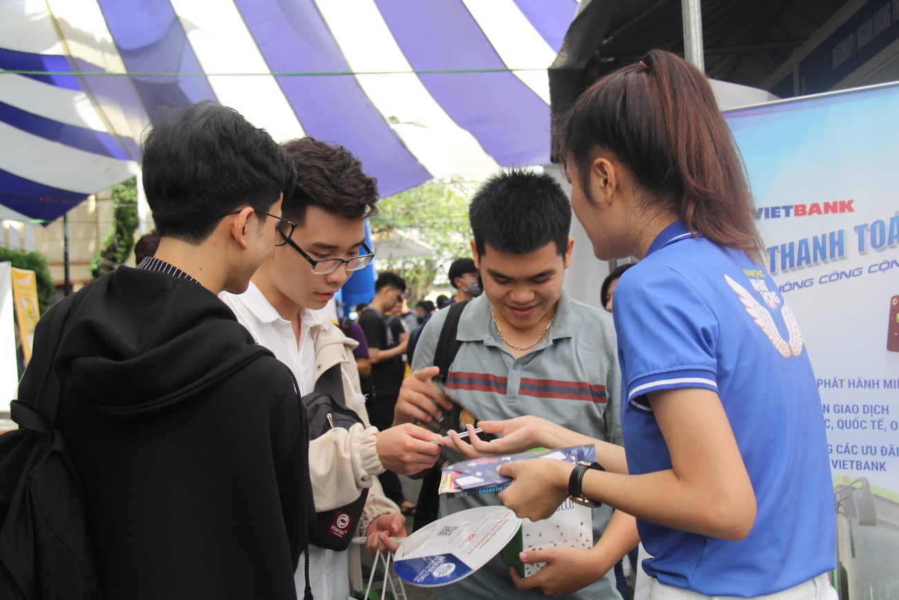 ĐHQG TP. HCM gia hạn cho sinh viên vay ưu đãi học tập ảnh 1 ĐHQG TP. HCM gia hạn cho sinh viên vay ưu đãi học tập ảnh 1